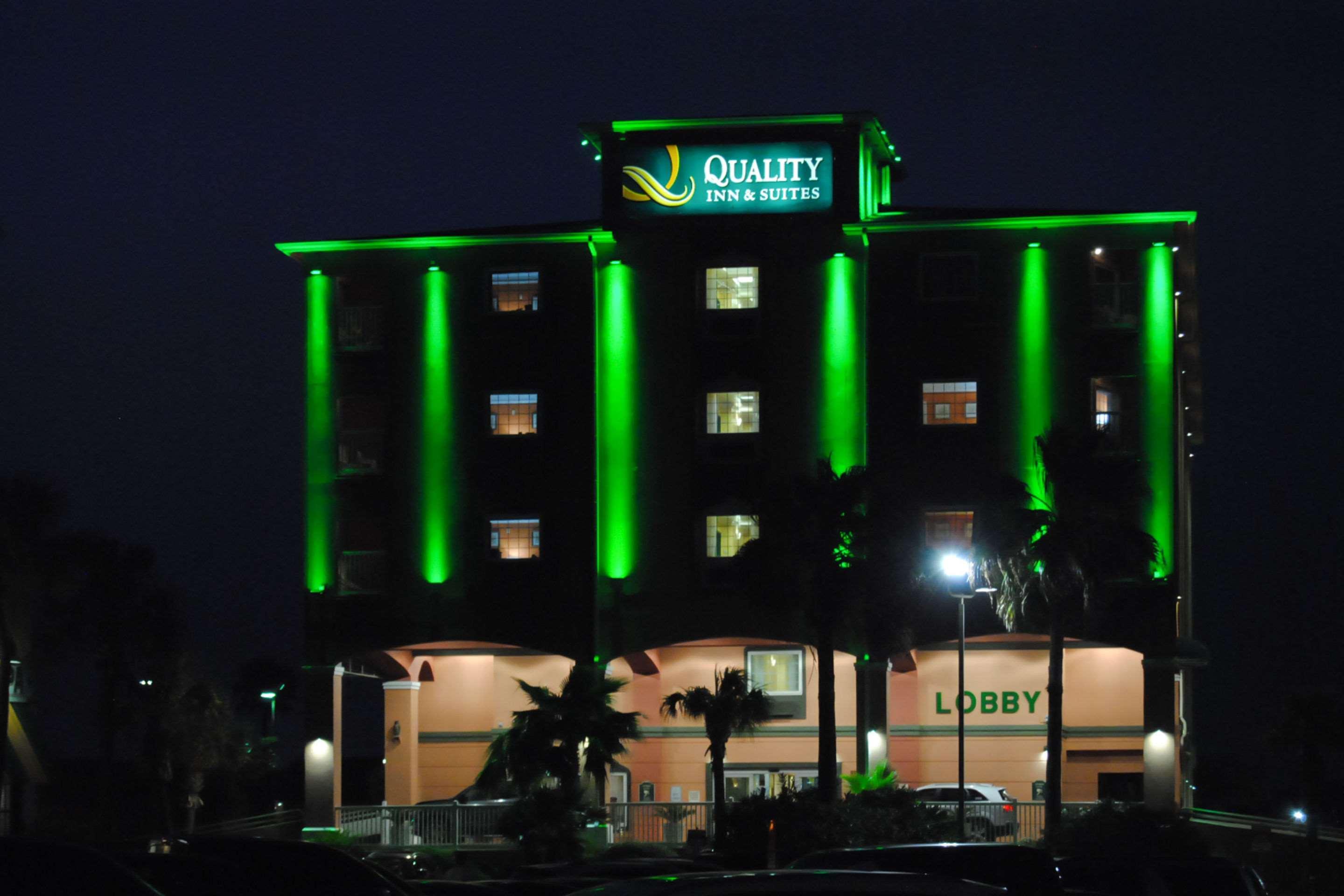 Quality & - Beachfront Hotel