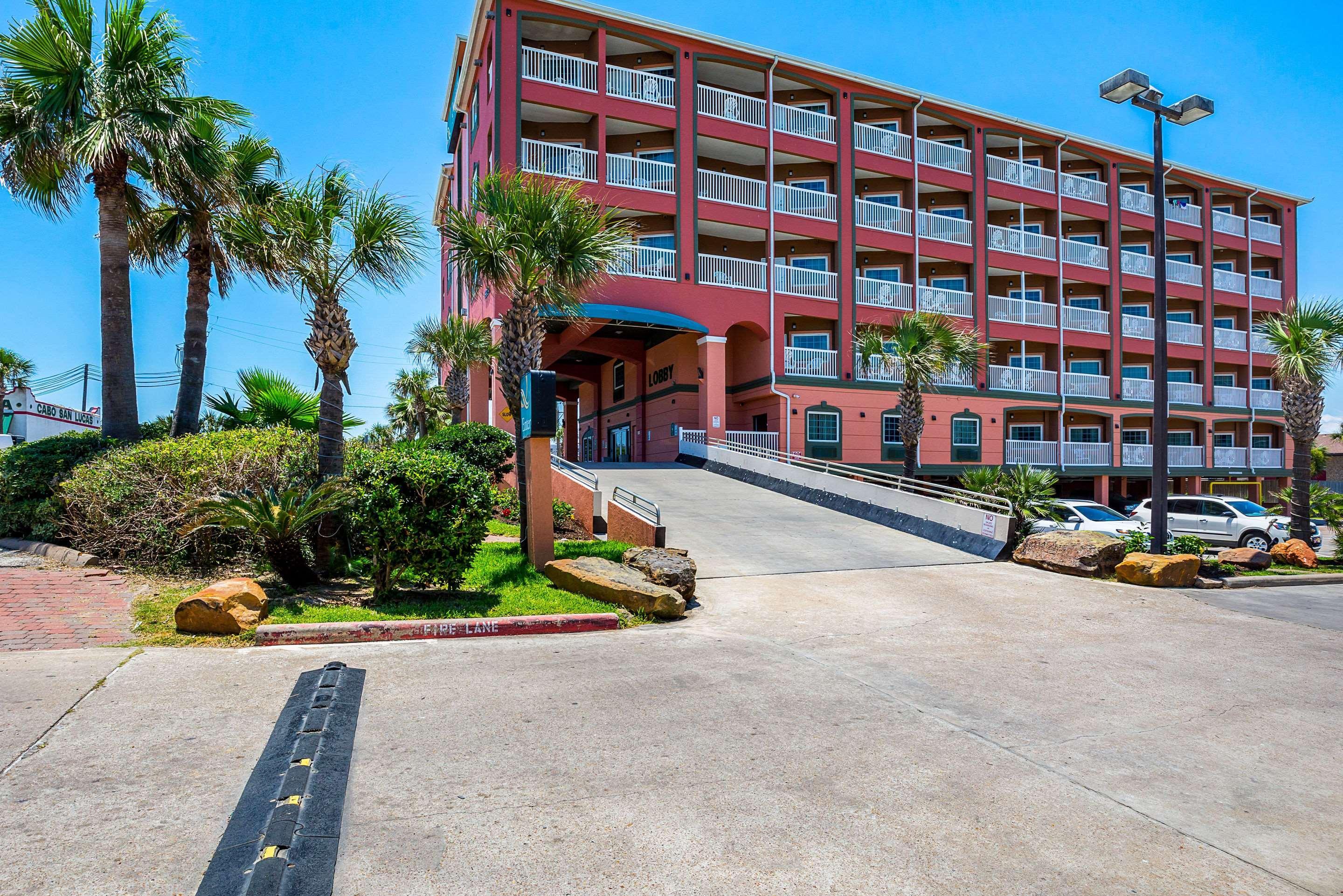 Quality & - Beachfront 3*