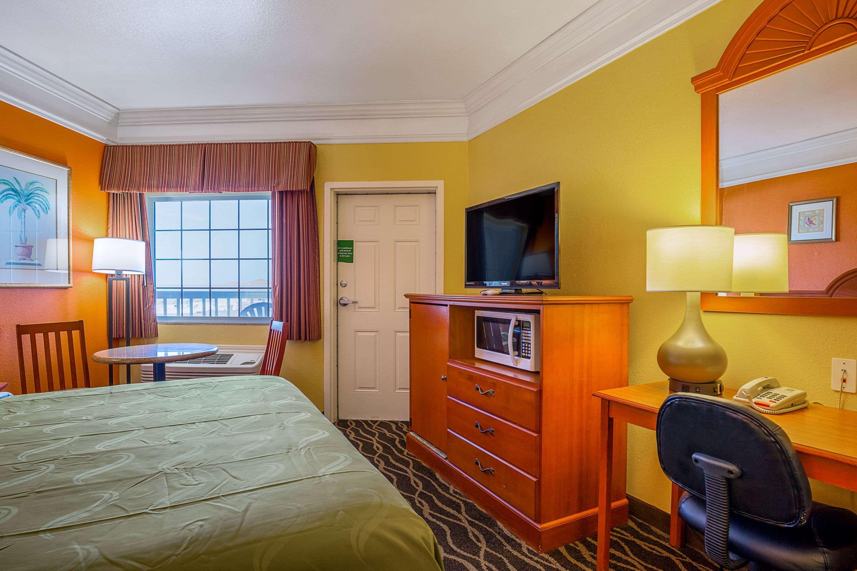 Quality & - Beachfront Hotel 3*