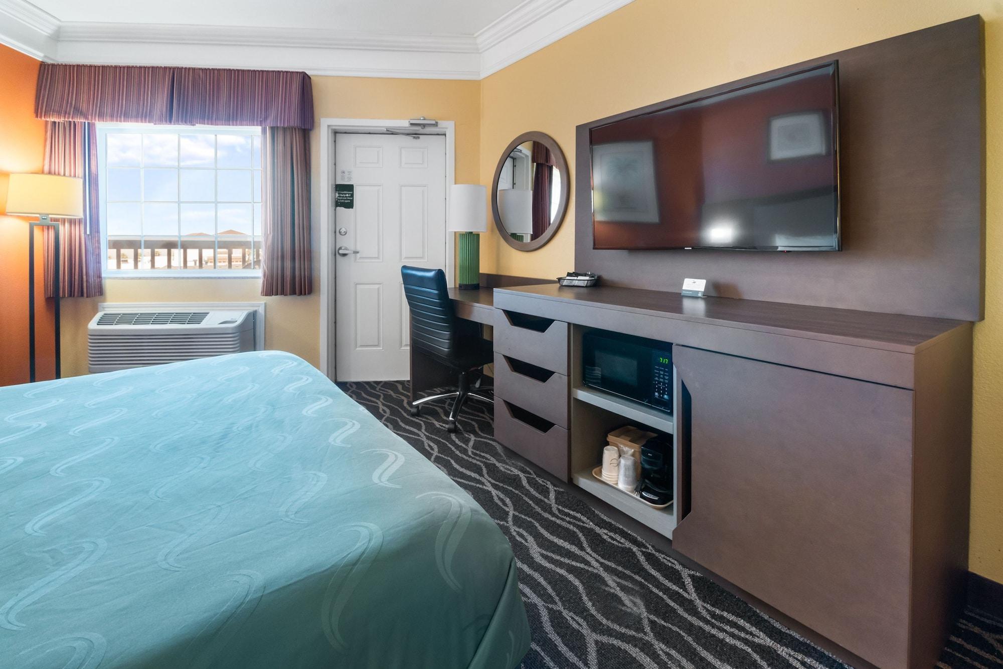 Hotel Quality & - Beachfront Galveston