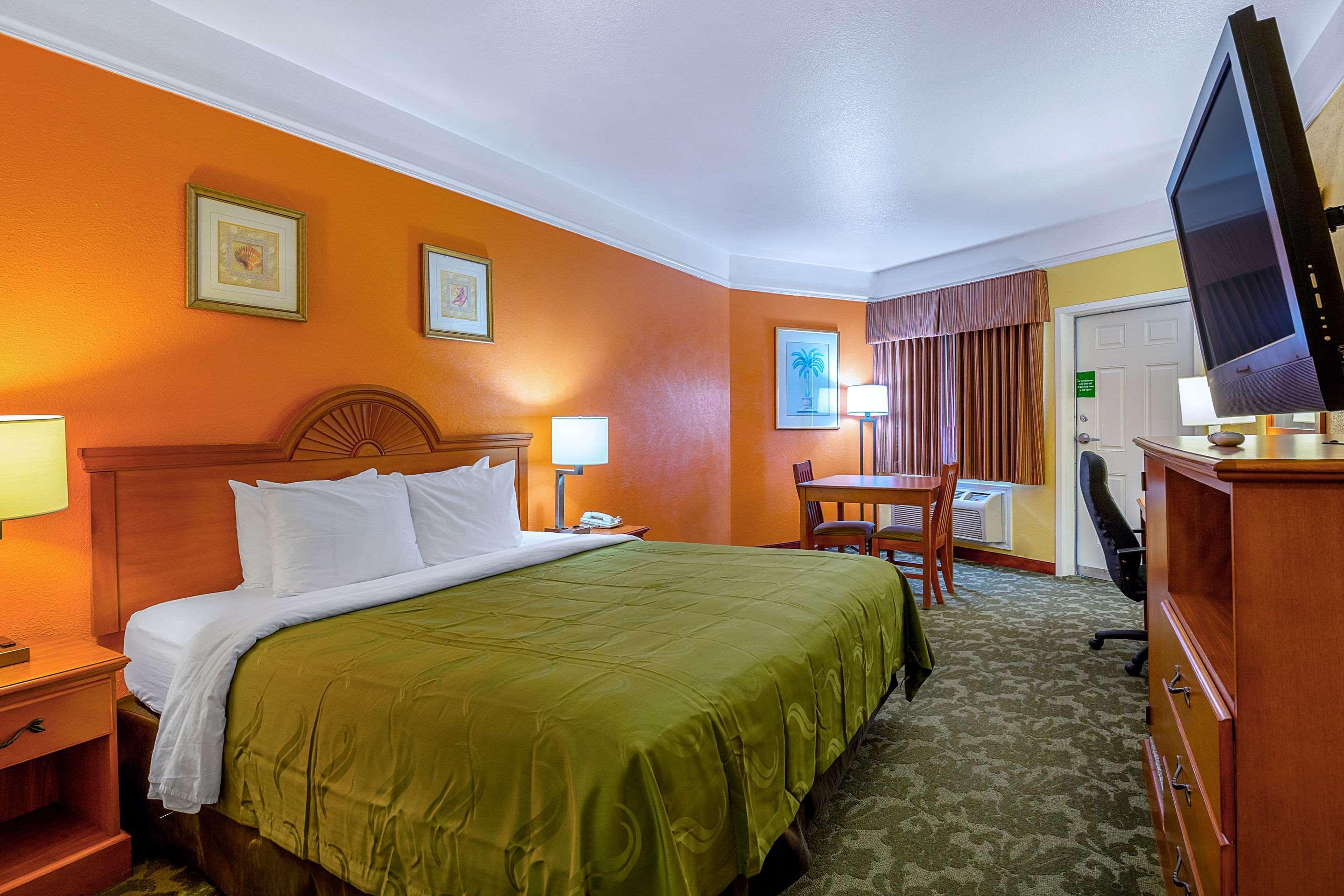 Quality & - Beachfront 3*