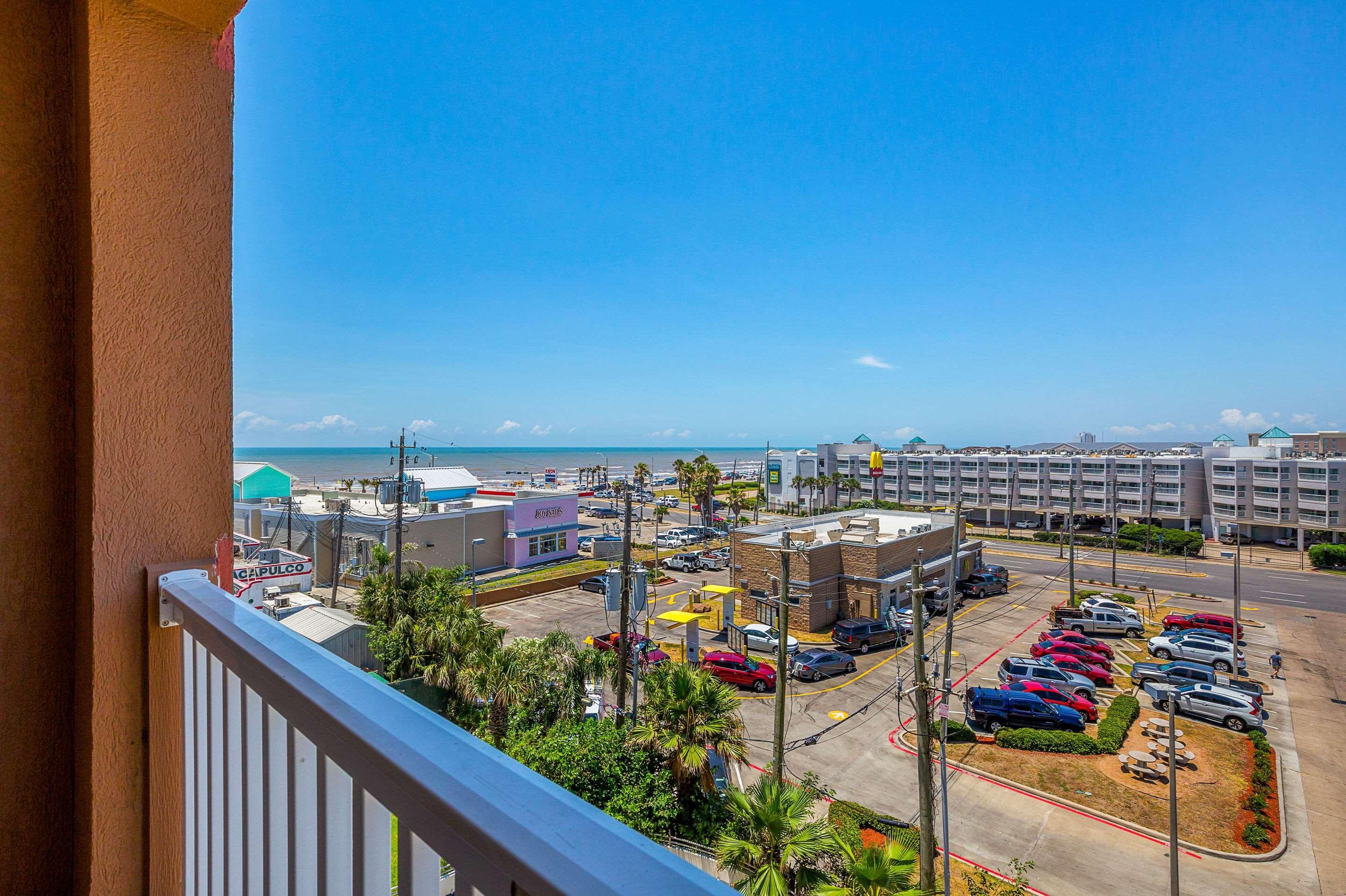 Hotel Quality & - Beachfront 3*