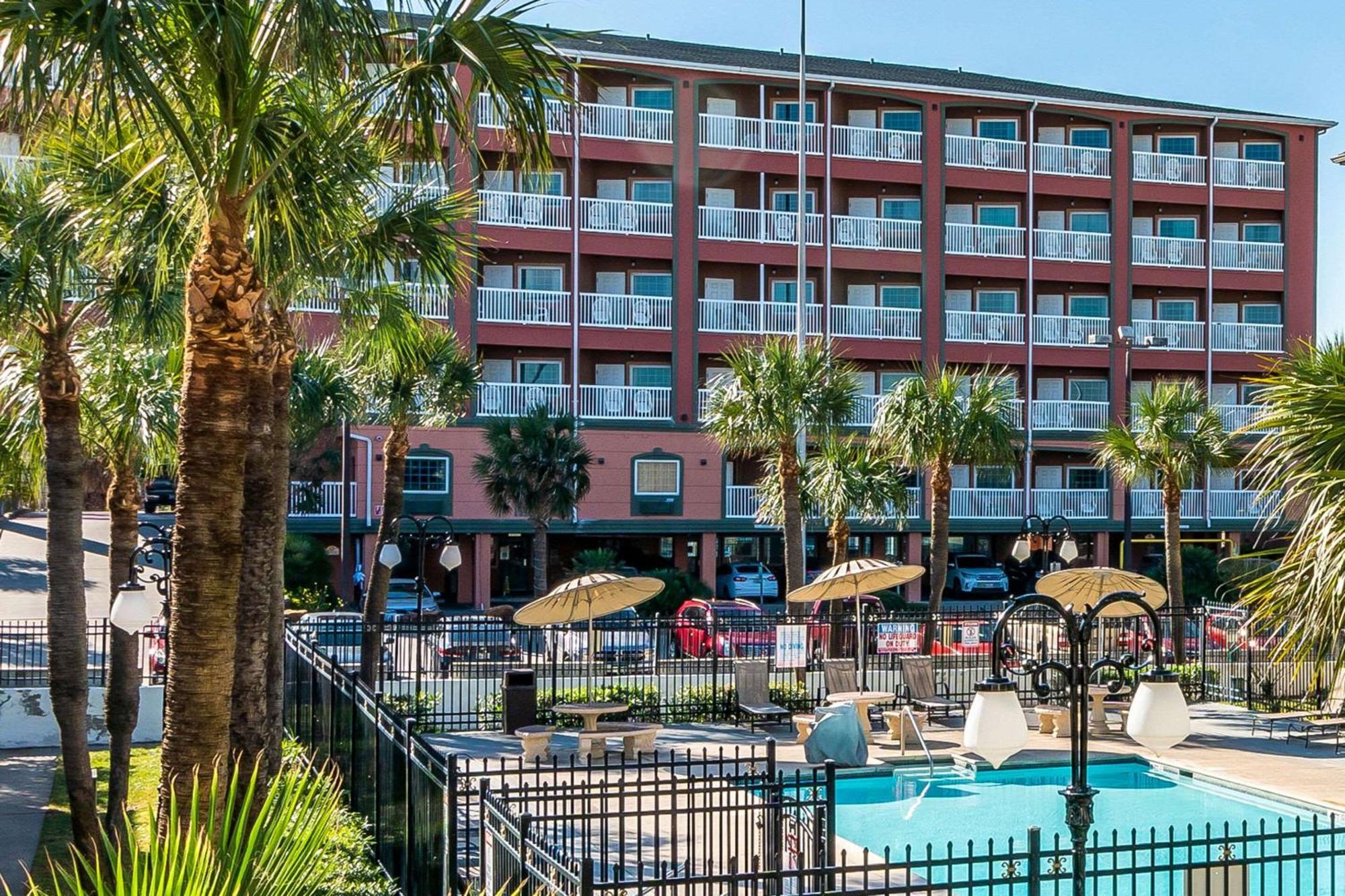 Hotel Quality & - Beachfront Galveston