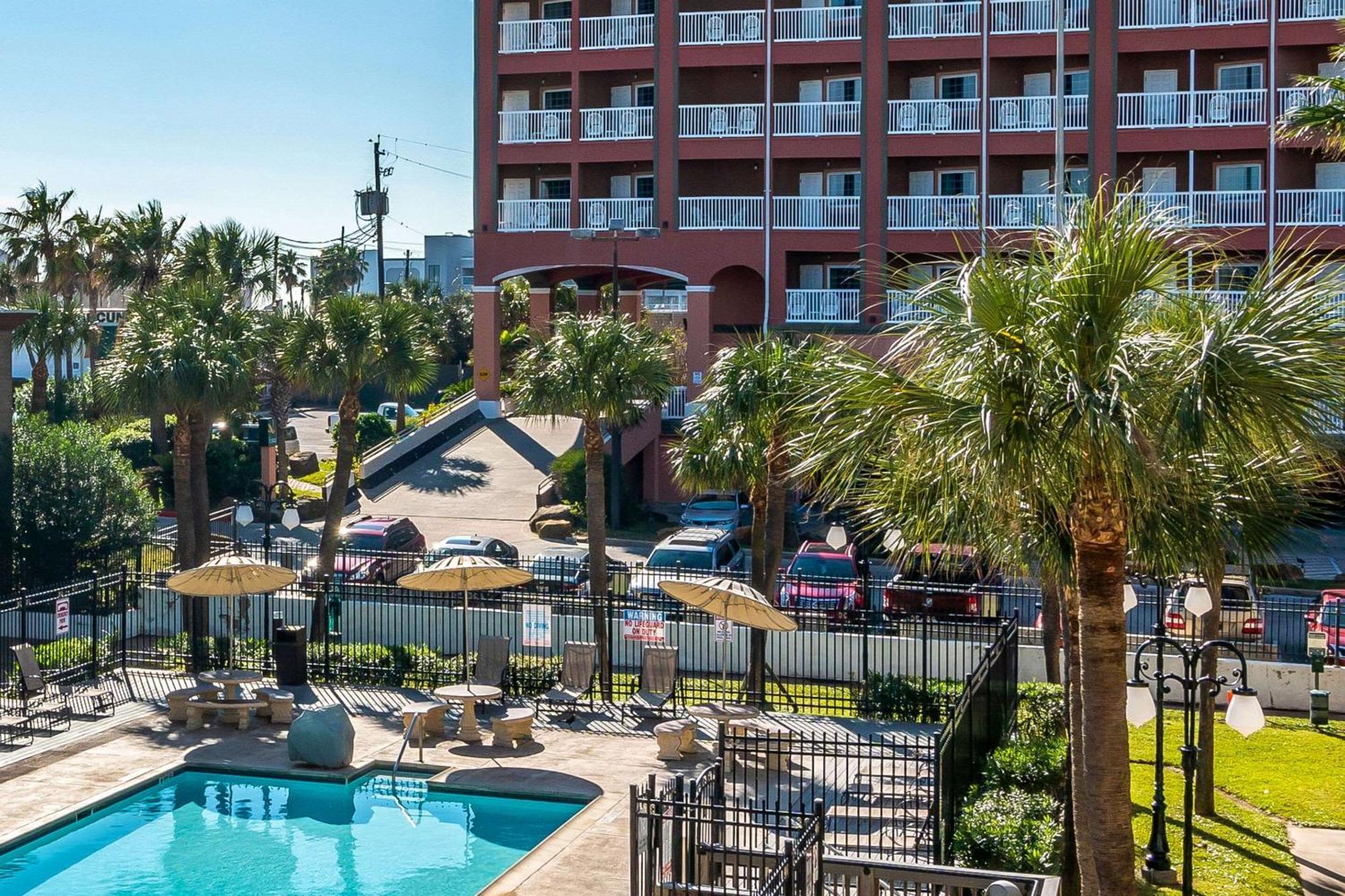 Quality & - Beachfront 3*