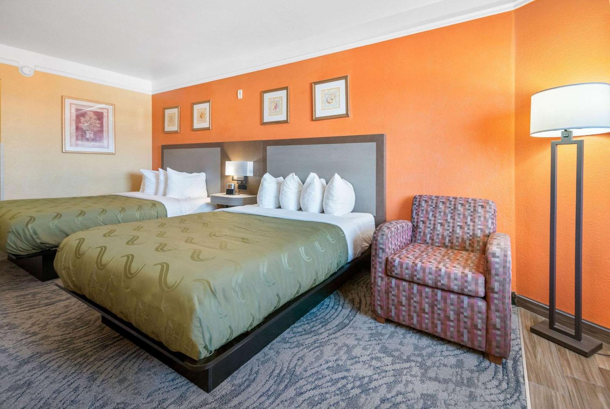 Quality & - Beachfront Hotel Galveston