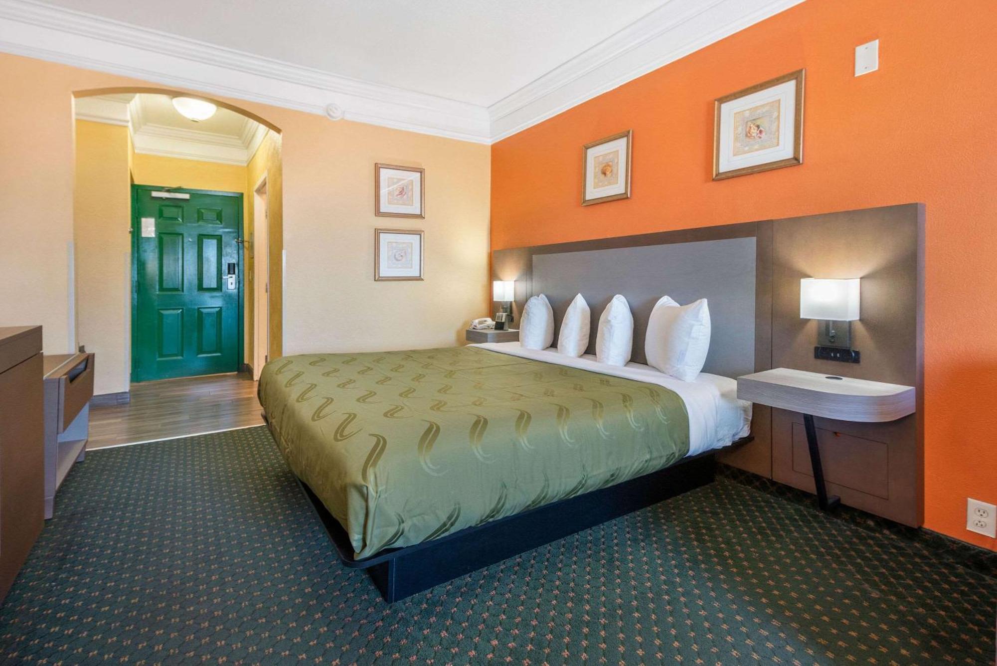 Hotel Quality & - Beachfront