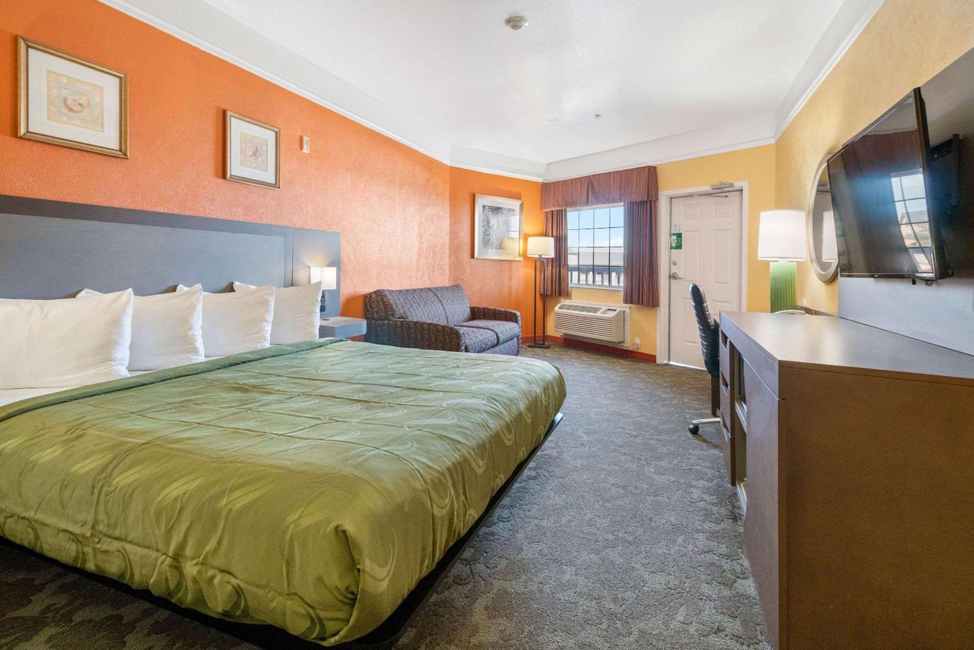 Quality & - Beachfront Hotel 3*