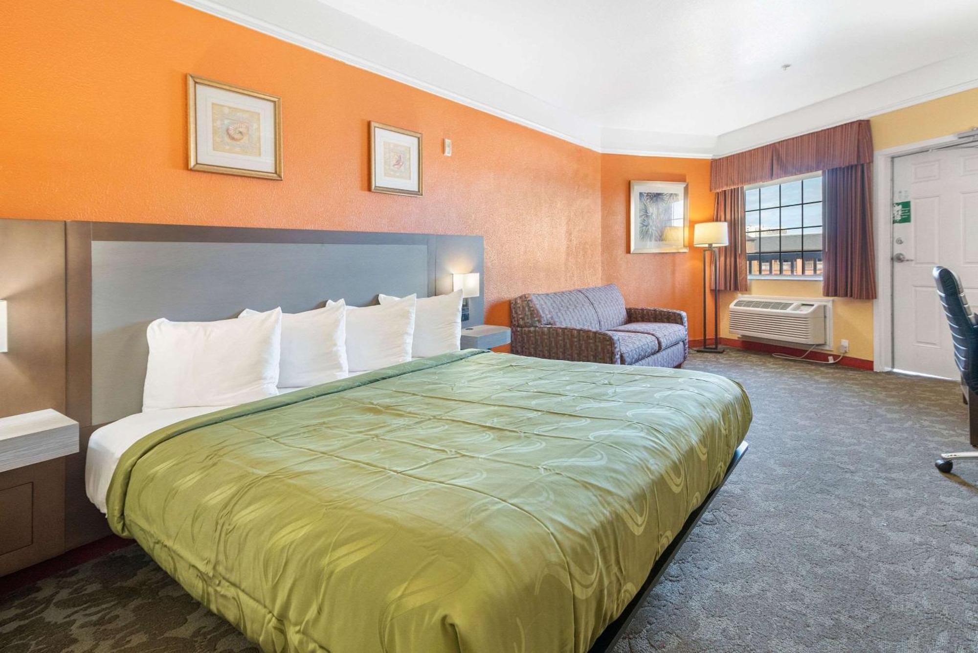 Quality & - Beachfront Hotel Galveston