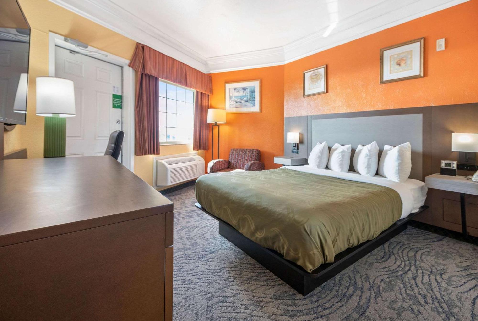 Hotel Quality & - Beachfront Galveston