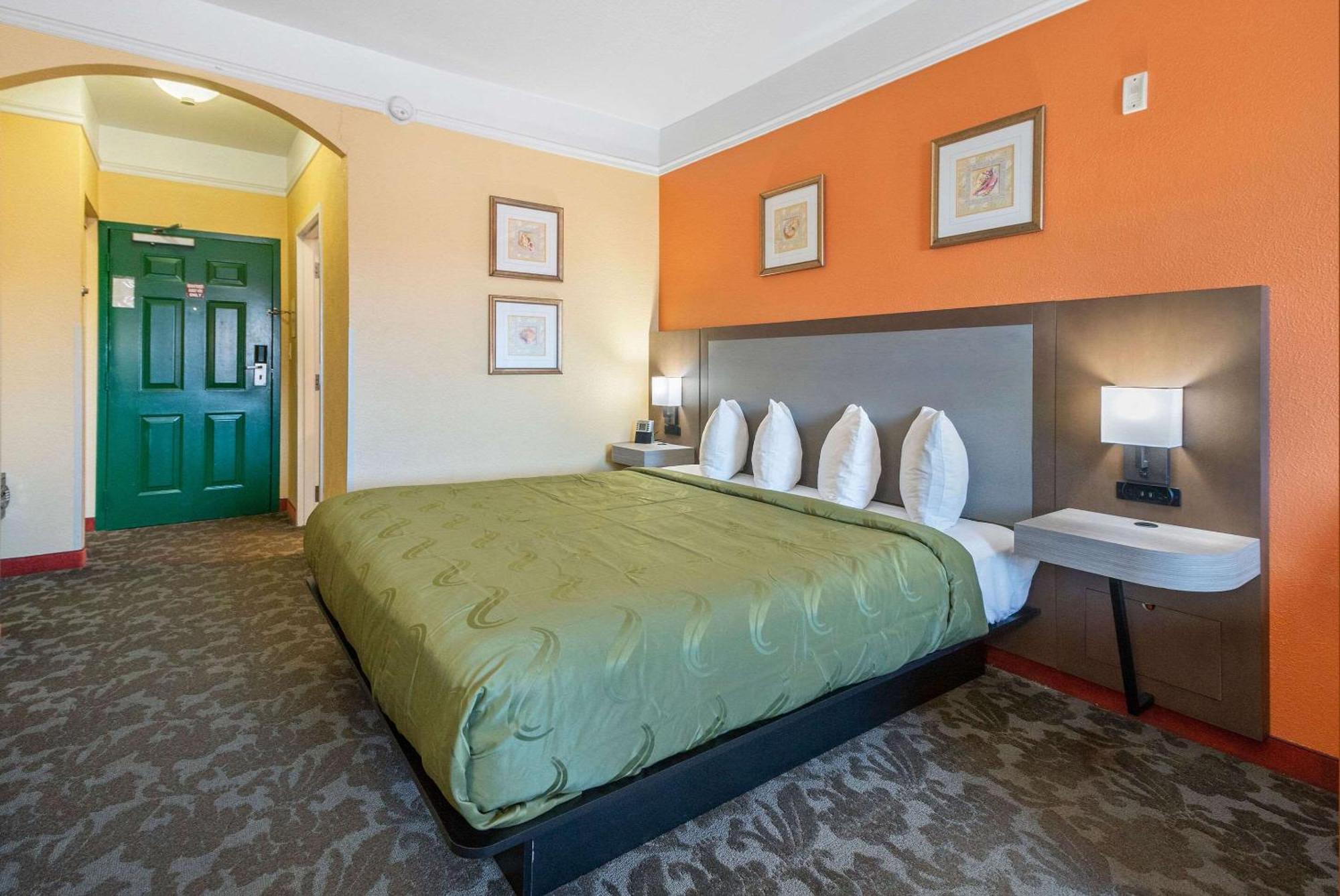 Quality & - Beachfront 3*